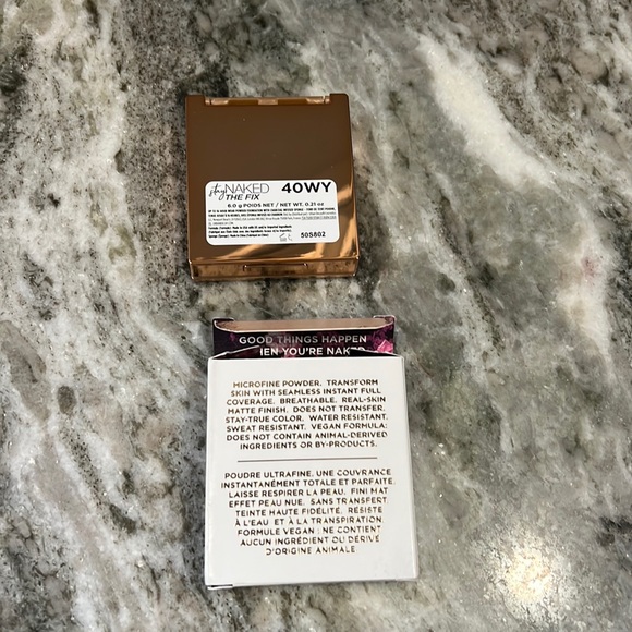 NIB - URBAN DECAY - STAY NAKED The Fix 16 Hr Powder Foundation - 40 WY LIGHT MED - Picture 3 of 15